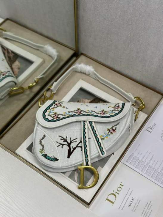 Picture of Dior Handbags _SKUfw242188581fw